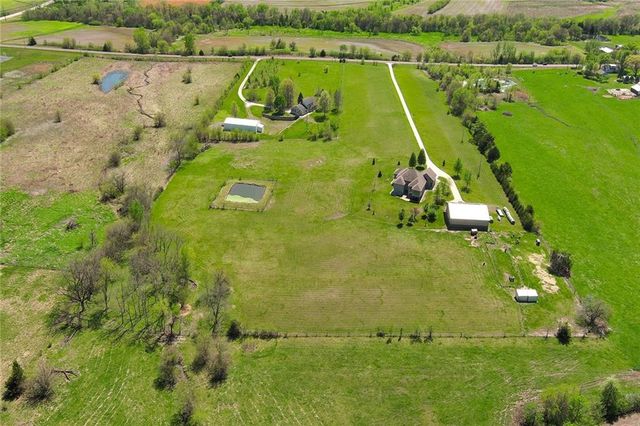 15006 Leavenworth Road, Basehor, KS 66007