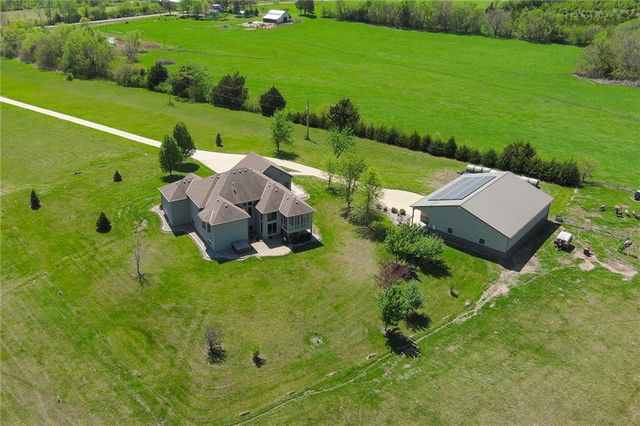 15006 Leavenworth Road, Basehor, KS 66007