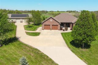 15006 Leavenworth Road, Basehor, KS 66007