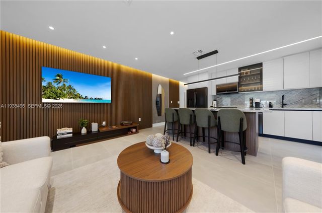 166 NW 41st St, Miami, FL 33127