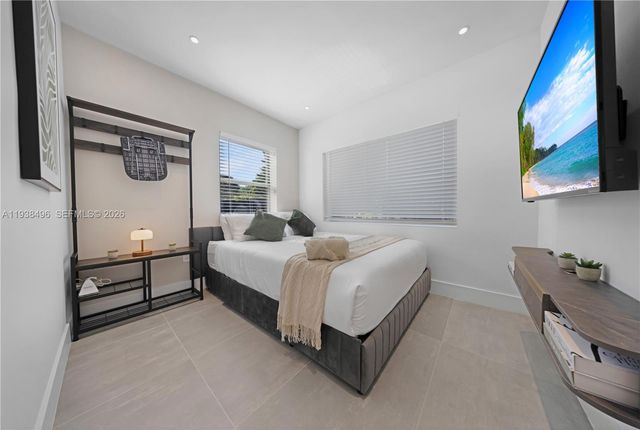 166 NW 41st St, Miami, FL 33127