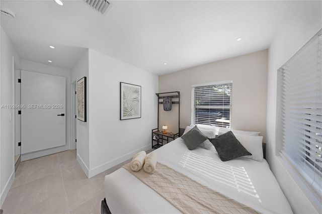 166 NW 41st St, Miami, FL 33127