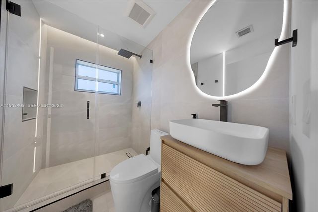 166 NW 41st St, Miami, FL 33127