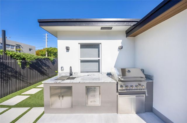 166 NW 41st St, Miami, FL 33127