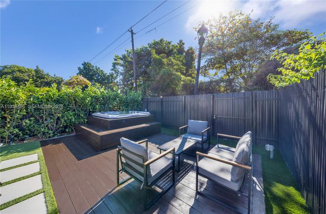 166 NW 41st St, Miami, FL 33127