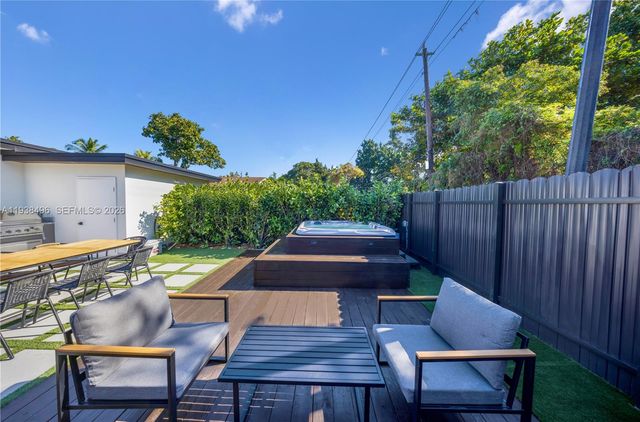 166 NW 41st St, Miami, FL 33127