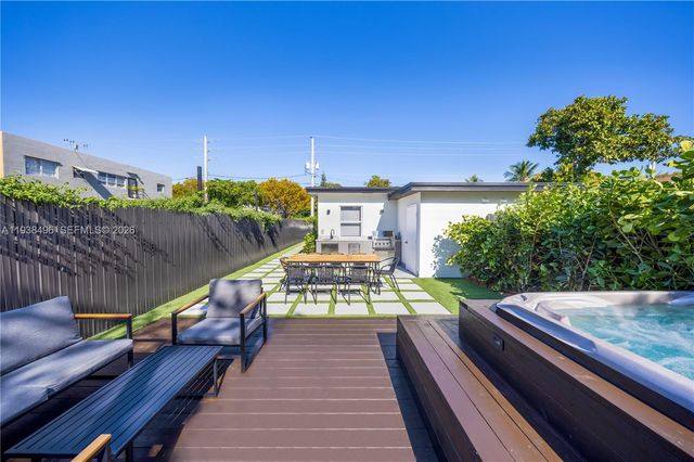 166 NW 41st St, Miami, FL 33127