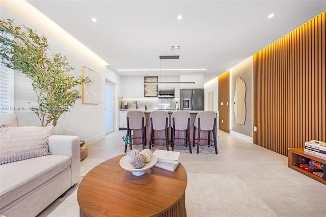 166 NW 41st St, Miami, FL 33127