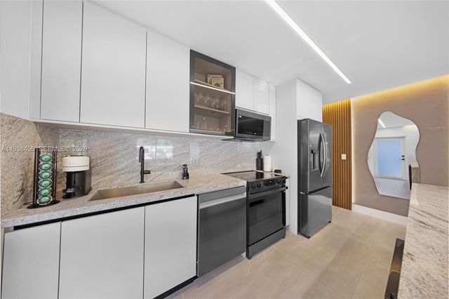 166 NW 41st St, Miami, FL 33127