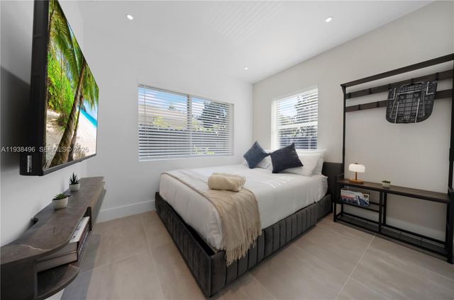 166 NW 41st St, Miami, FL 33127