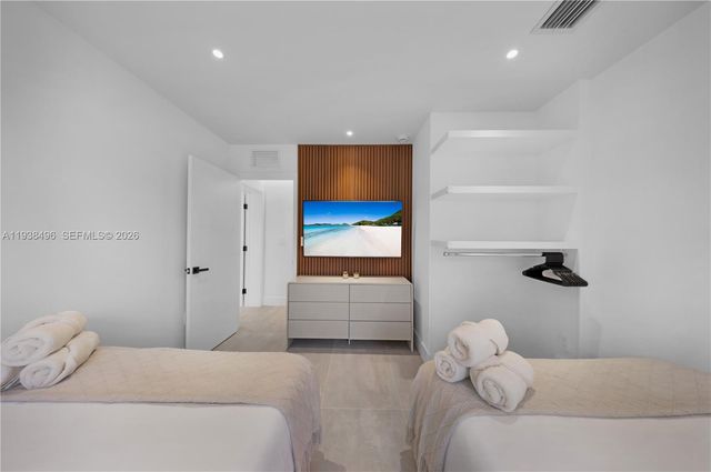 166 NW 41st St, Miami, FL 33127