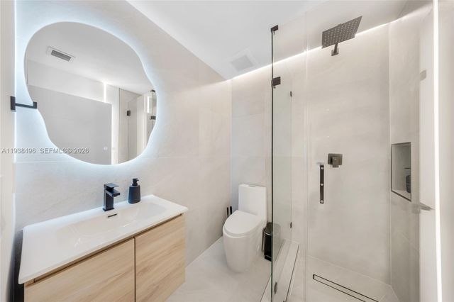 166 NW 41st St, Miami, FL 33127