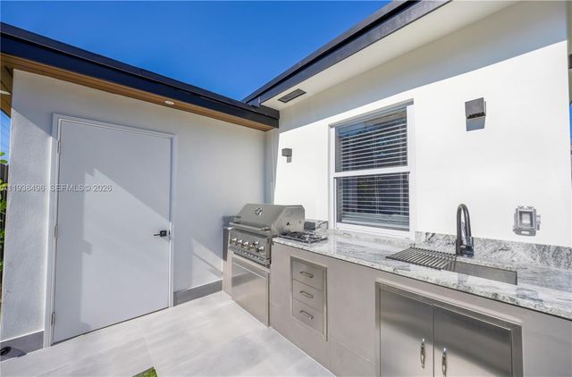 166 NW 41st St, Miami, FL 33127