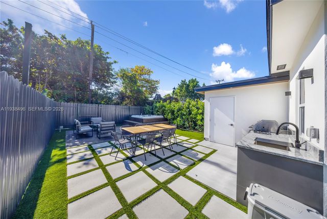 166 NW 41st St, Miami, FL 33127