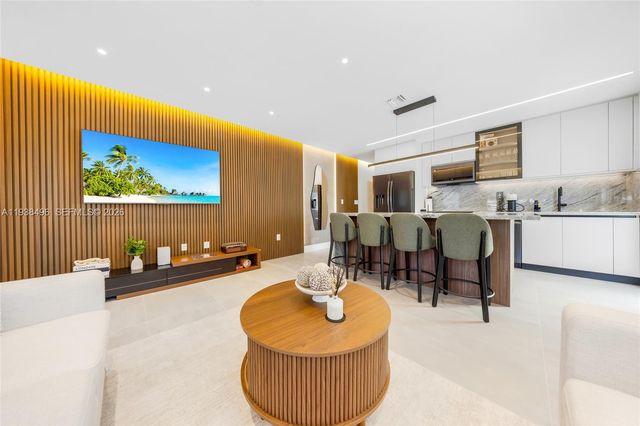 166 NW 41st St, Miami, FL 33127