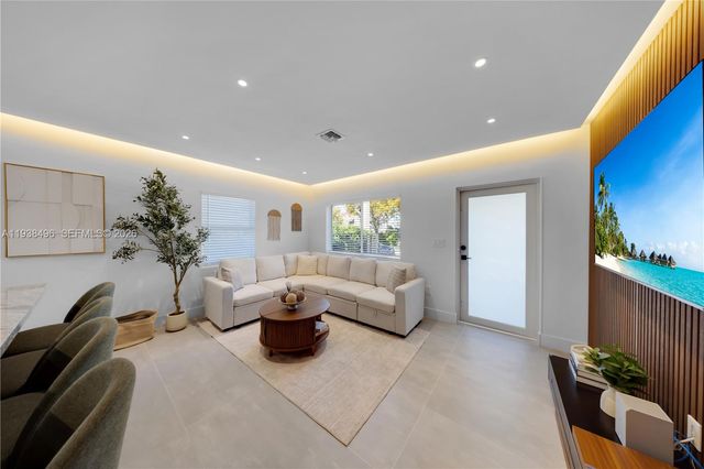 166 NW 41st St, Miami, FL 33127