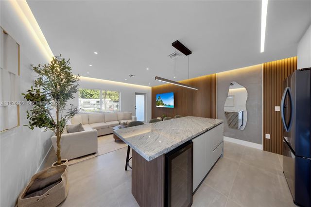 166 NW 41st St, Miami, FL 33127