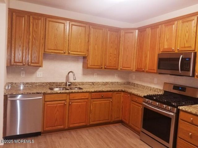 339 Saint Andrews Place, Manalapan, NJ 07726