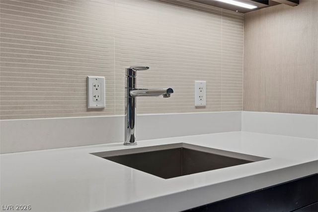 2600 West Harmon Avenue 10003, Las Vegas, NV 89158