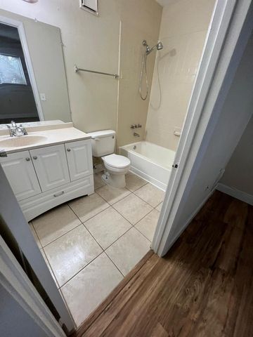 9458 PALM Circle S 9458, Pembroke Pines, FL 33025