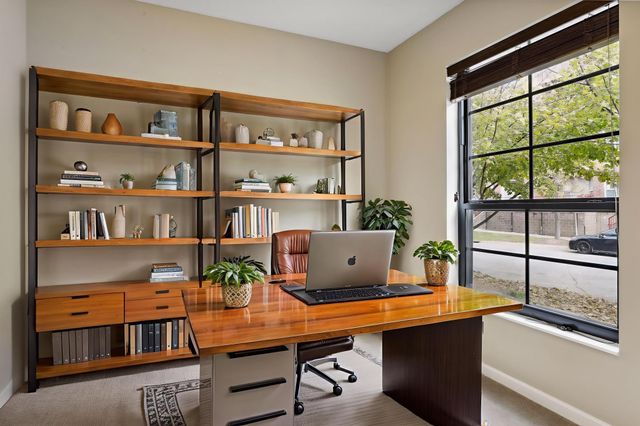 2566 Ellis Avenue 105, Saint Paul, MN 55114