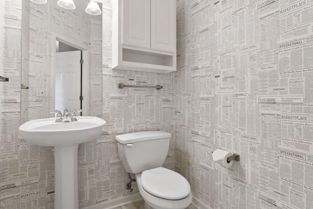 2566 Ellis Avenue 105, Saint Paul, MN 55114