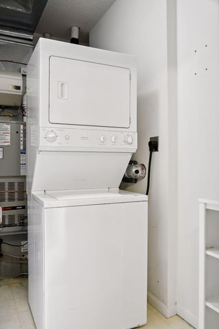 2566 Ellis Avenue 105, Saint Paul, MN 55114