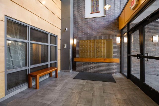 2566 Ellis Avenue 105, Saint Paul, MN 55114