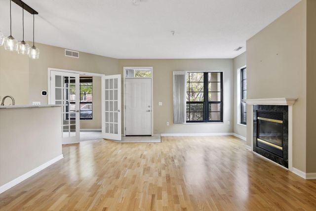 2566 Ellis Avenue 105, Saint Paul, MN 55114