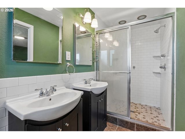 12110 Se MCGILLIVRAY Blvd, Vancouver, WA 98683