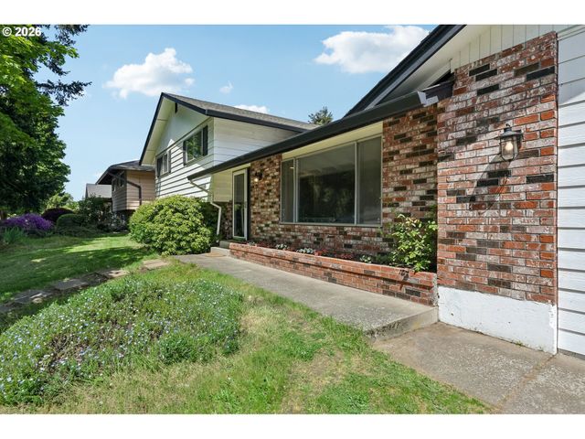 12110 Se MCGILLIVRAY Blvd, Vancouver, WA 98683