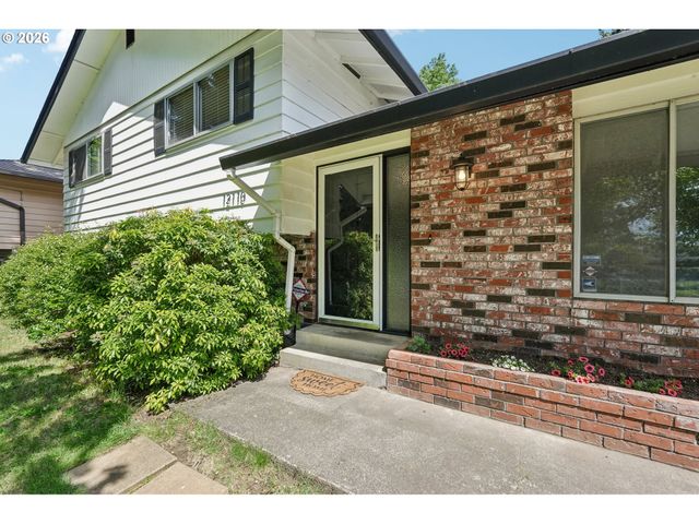 12110 Se MCGILLIVRAY Blvd, Vancouver, WA 98683