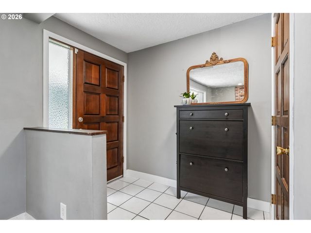12110 Se MCGILLIVRAY Blvd, Vancouver, WA 98683