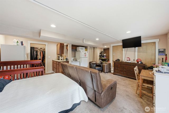 2012 S 332nd Street, Federal Way, WA 98003