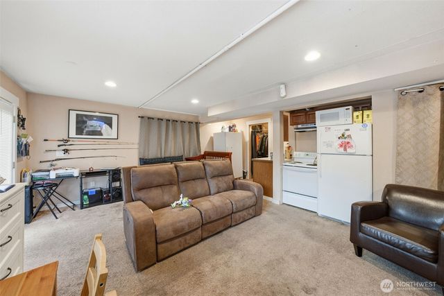 2012 S 332nd Street, Federal Way, WA 98003