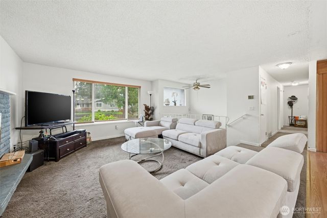 2012 S 332nd Street, Federal Way, WA 98003