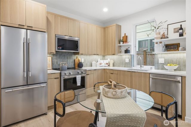 5904 42nd Avenue SW, Seattle, WA 98136