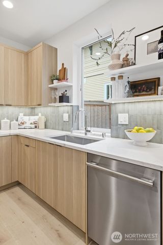5904 42nd Avenue SW, Seattle, WA 98136