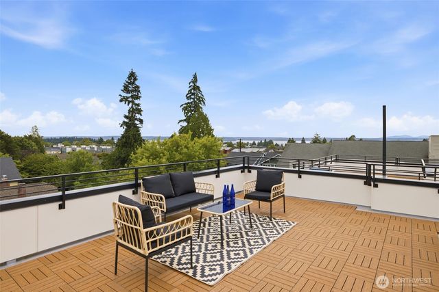 5904 42nd Avenue SW, Seattle, WA 98136