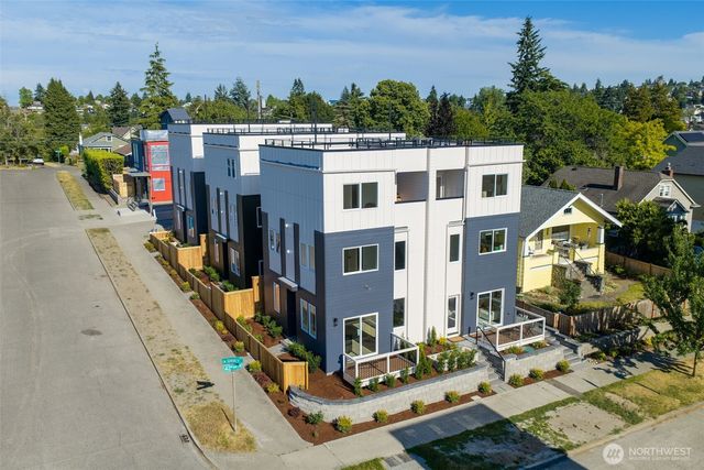 5904 42nd Avenue SW, Seattle, WA 98136