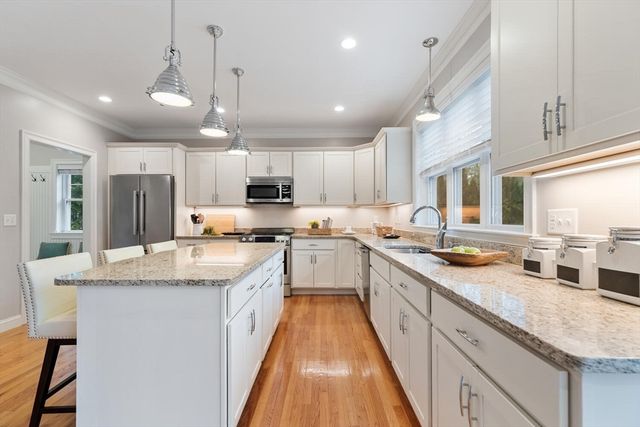 115 Forest St, Reading, MA 01867