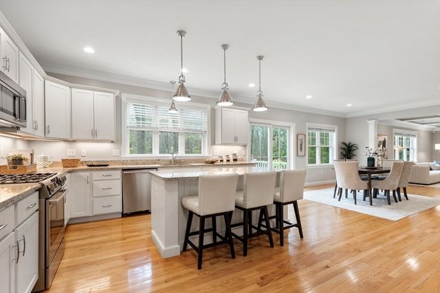 115 Forest St, Reading, MA 01867