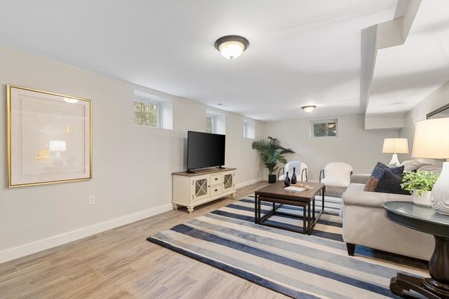 115 Forest St, Reading, MA 01867