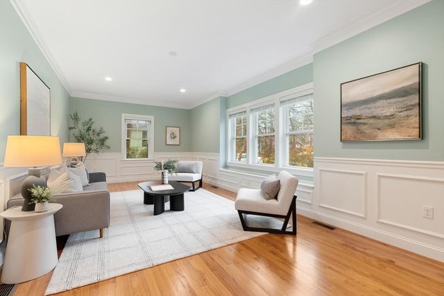 115 Forest St, Reading, MA 01867