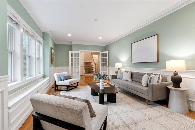 115 Forest St, Reading, MA 01867