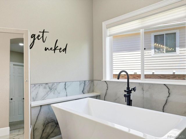 6536 S Riviera Way, Aurora, CO 80016