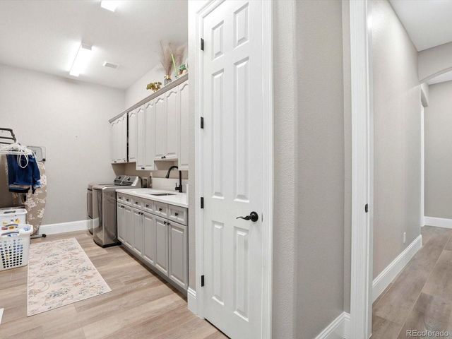 6536 S Riviera Way, Aurora, CO 80016