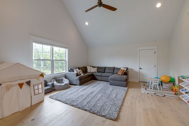 1545 Shalom St, Murfreesboro, TN 37128