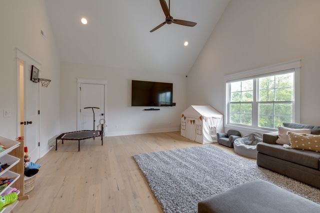 1545 Shalom St, Murfreesboro, TN 37128