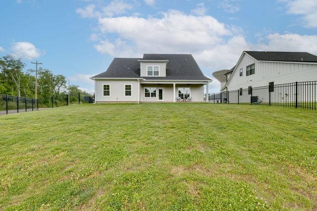 1545 Shalom St, Murfreesboro, TN 37128